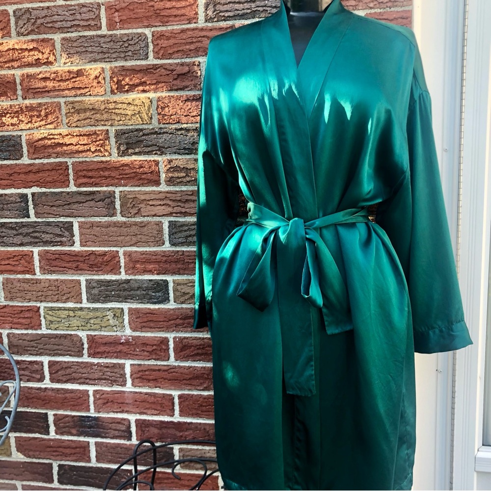 Victoria's Secret Emerald Green Satin Robe